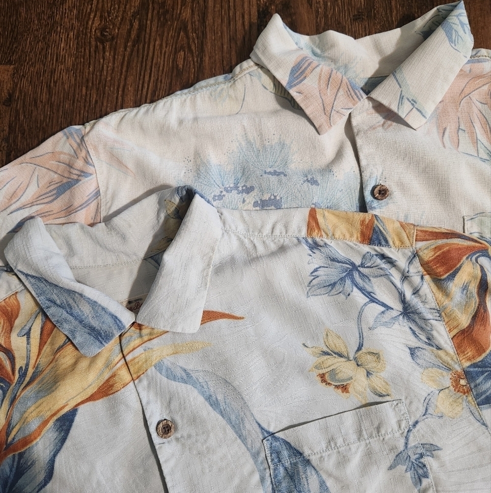 Tommy Bahama | set of 2 | Button-up short-sleeve Silk Floral print shirt Large